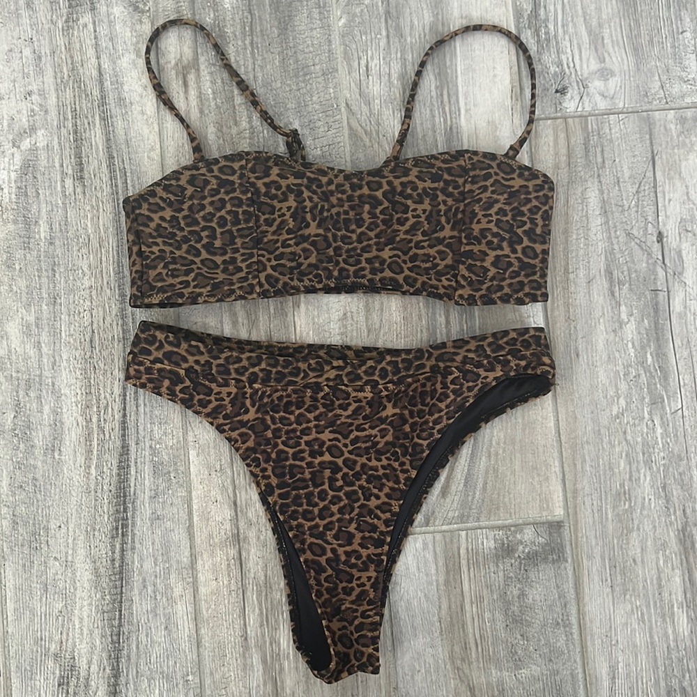 KENDALL & KYLIE swimsuit